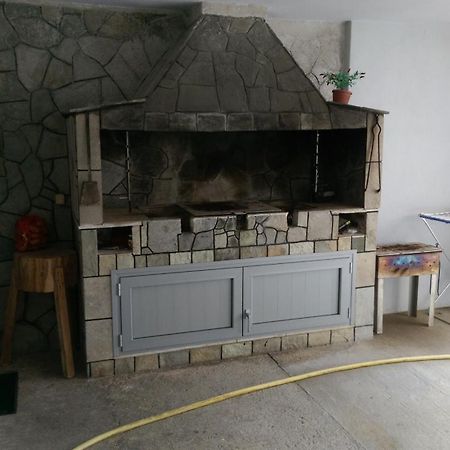 Aimilias Family Apartments Vrasná المظهر الخارجي الصورة