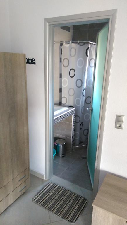 Aimilias Family Apartments Vrasná المظهر الخارجي الصورة