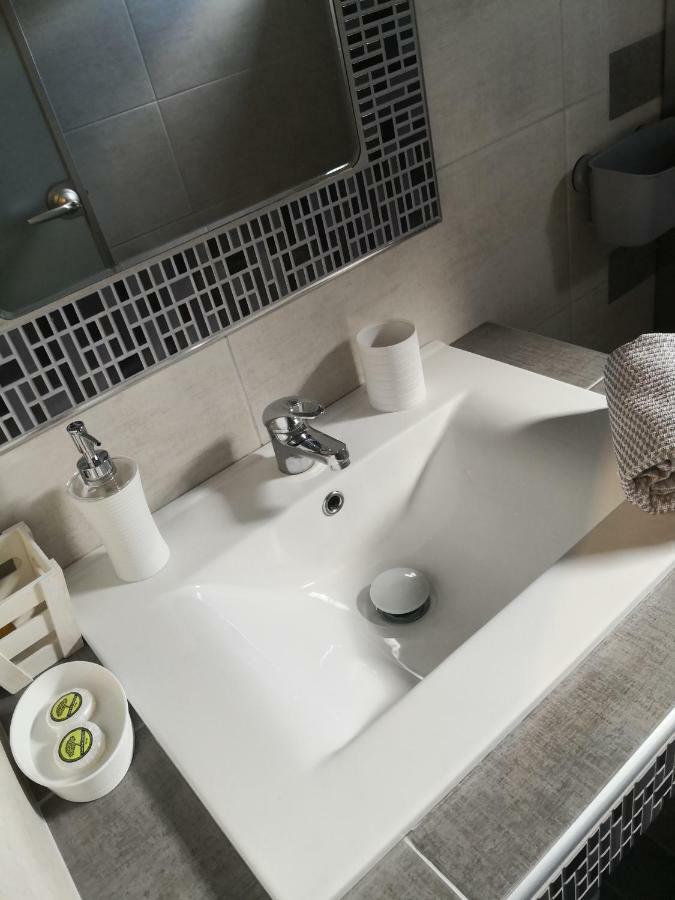 Aimilias Family Apartments Vrasná المظهر الخارجي الصورة